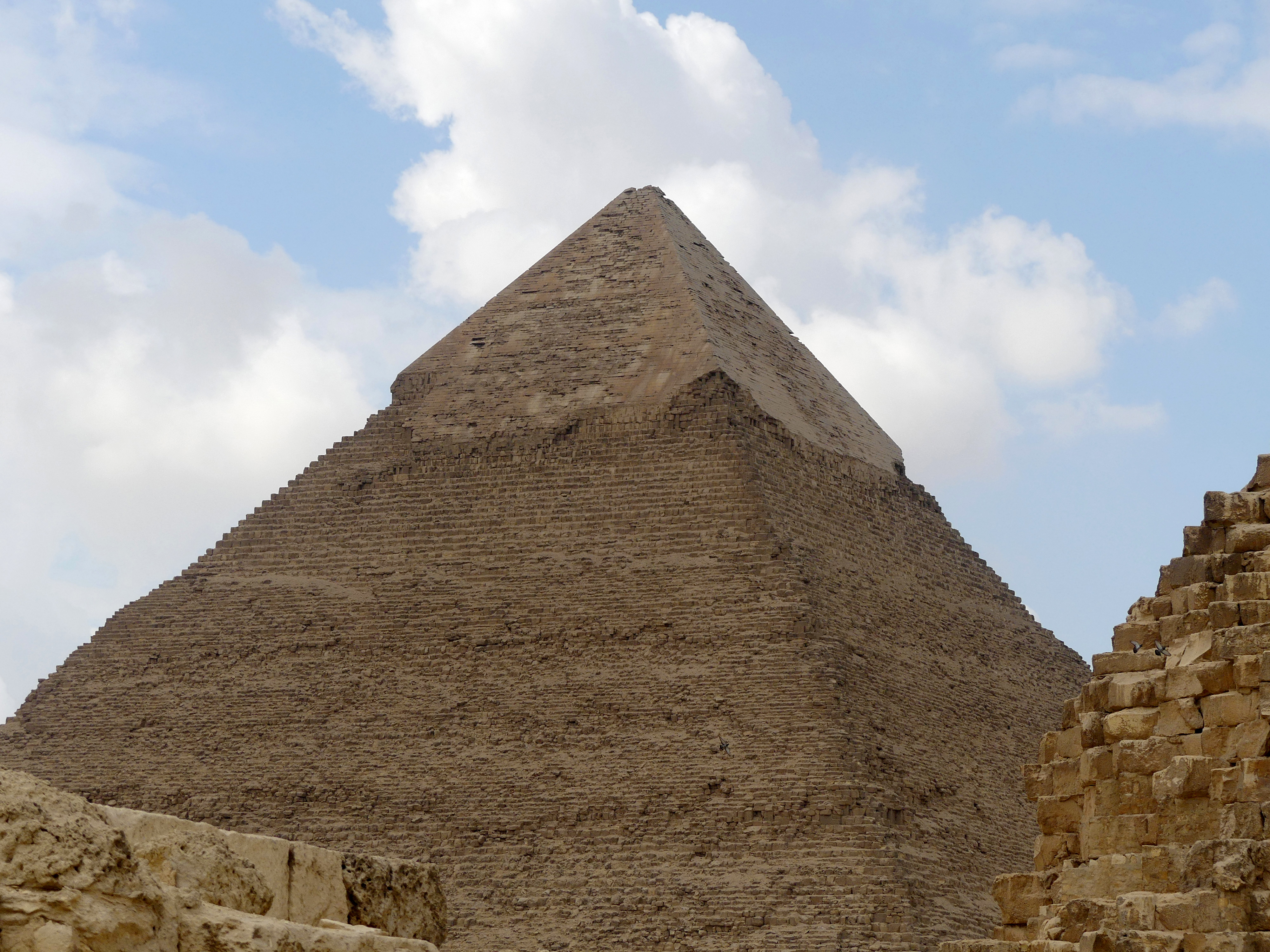 Pyramid of Khafre with cladding