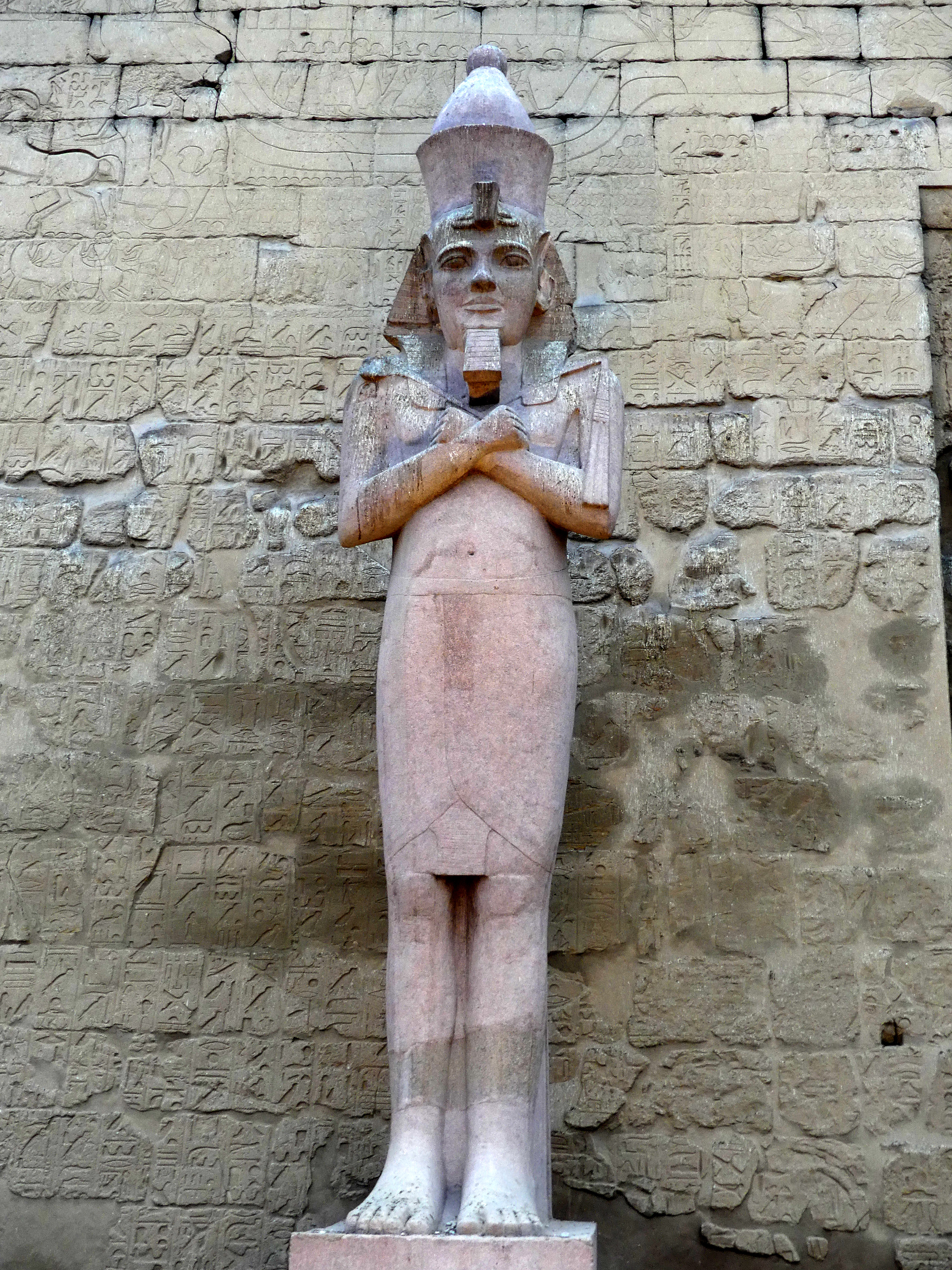 statue