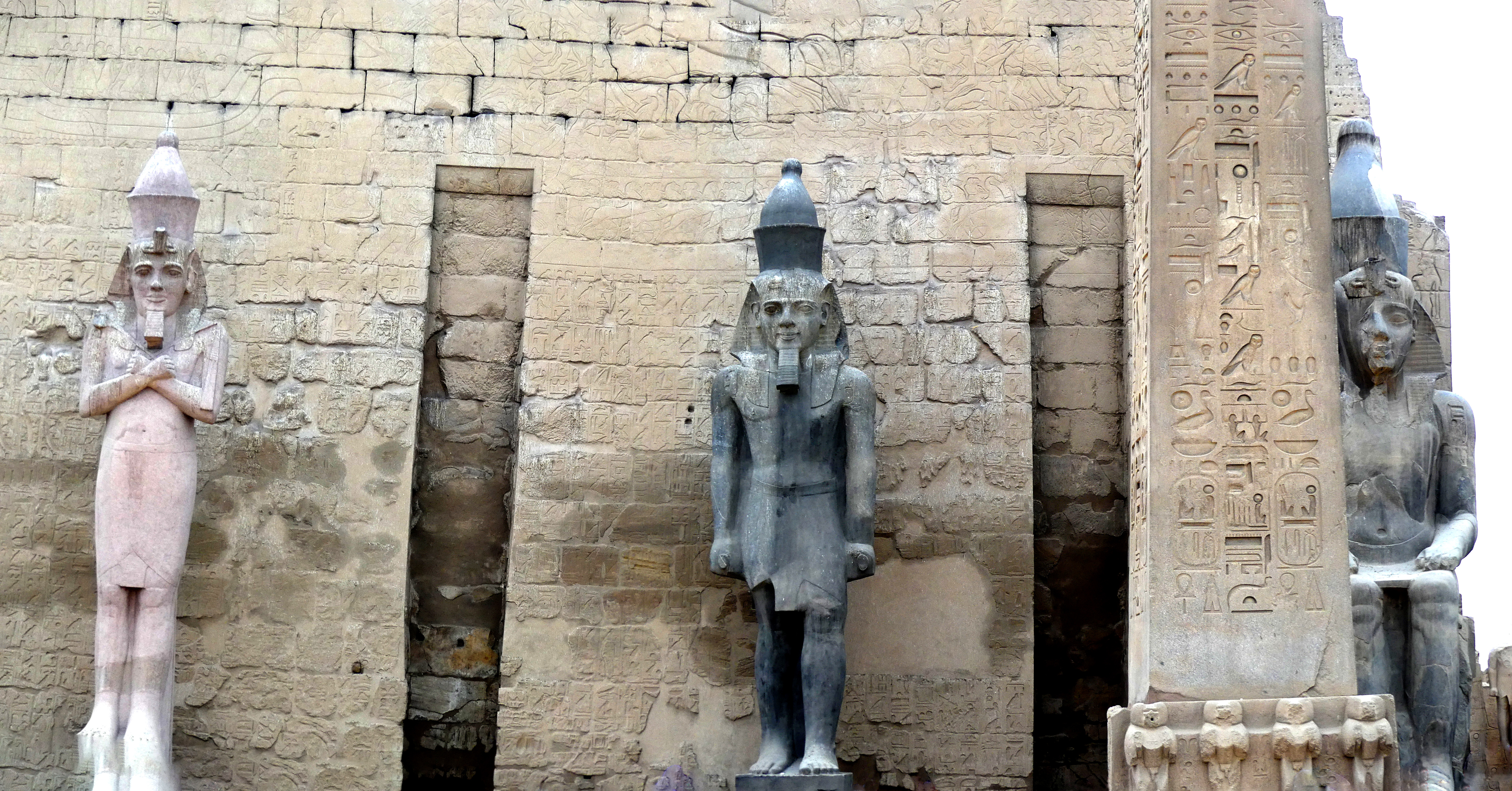 statues
