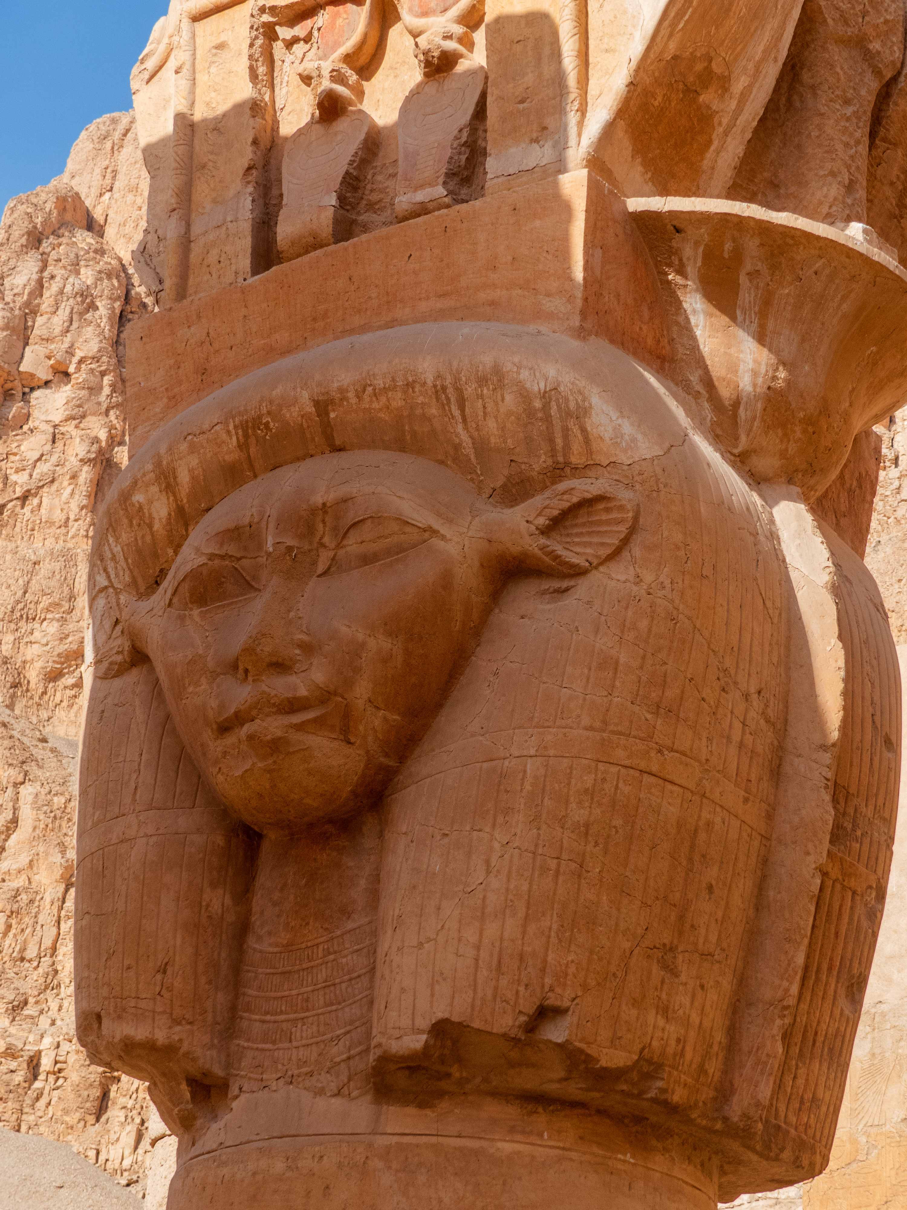 Hathor capital column woman