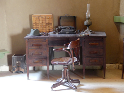 Howard Carter desk