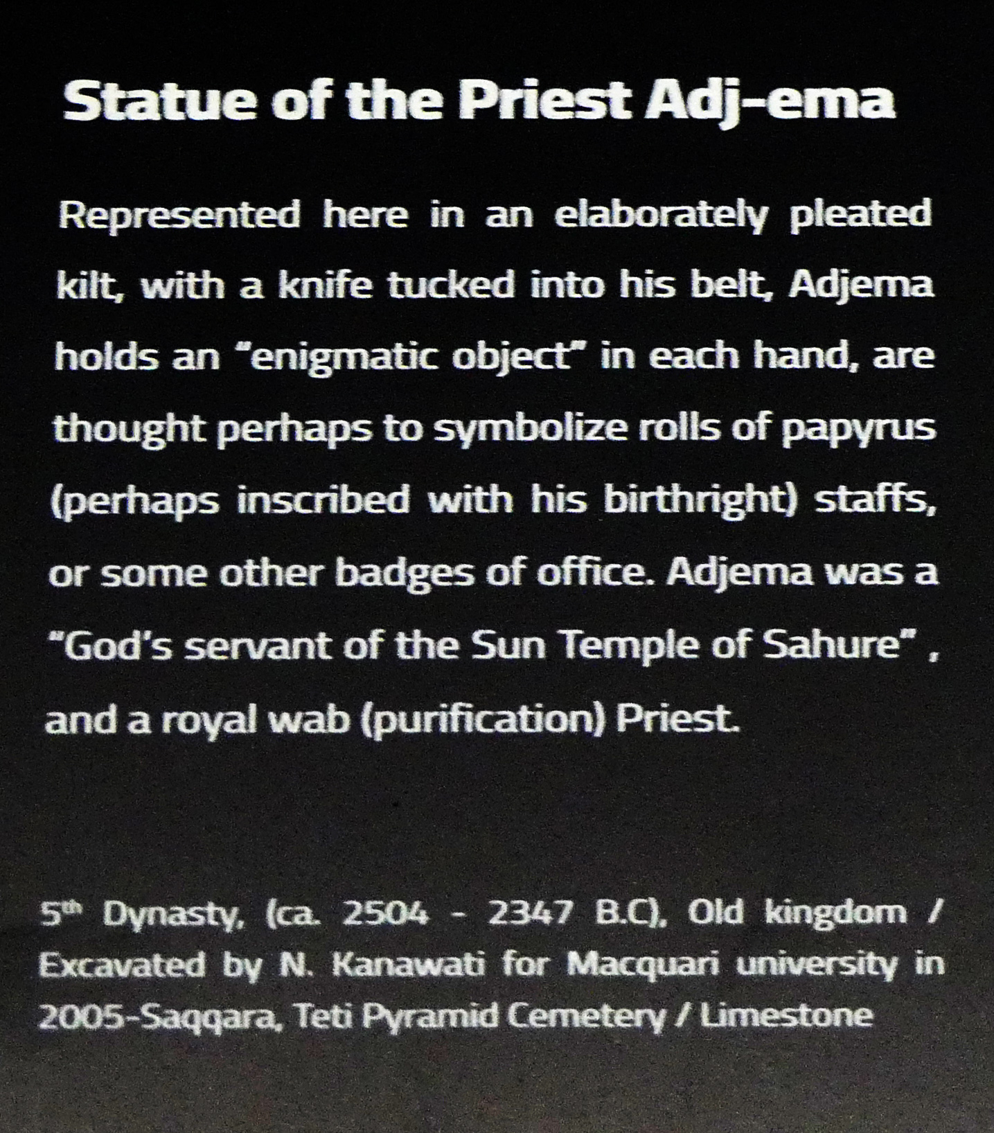 statue text