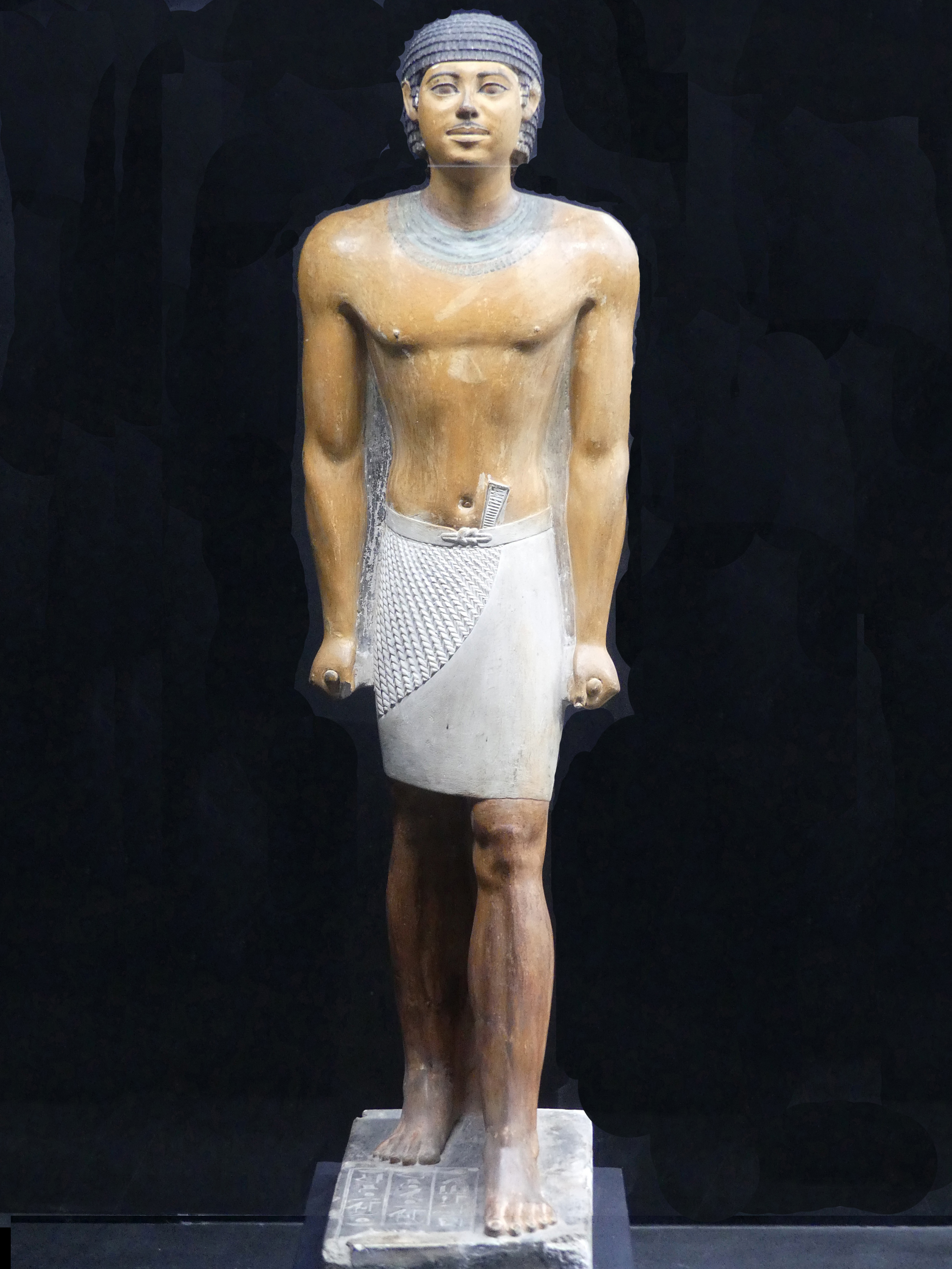 statue
