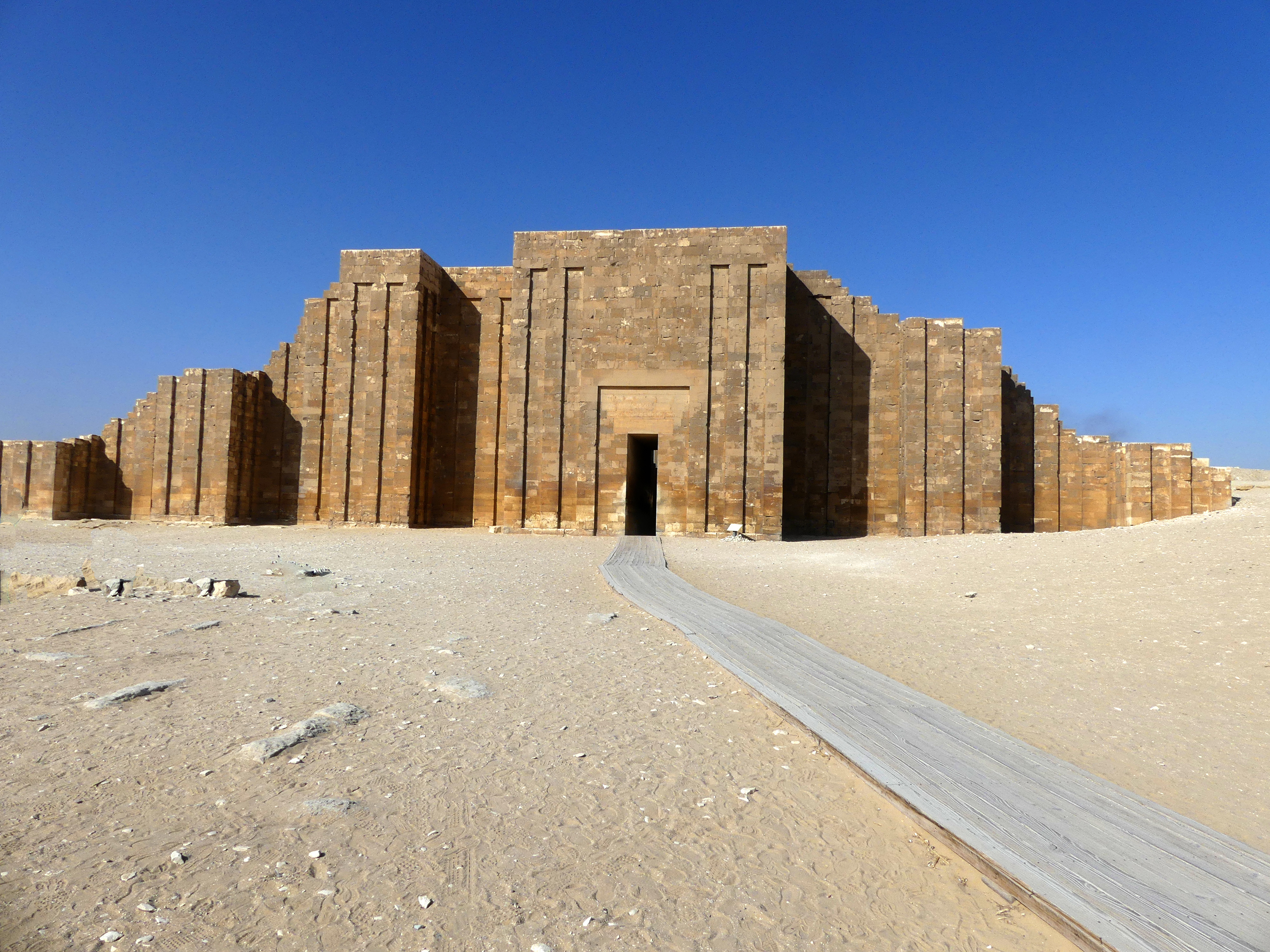 enclosure wall